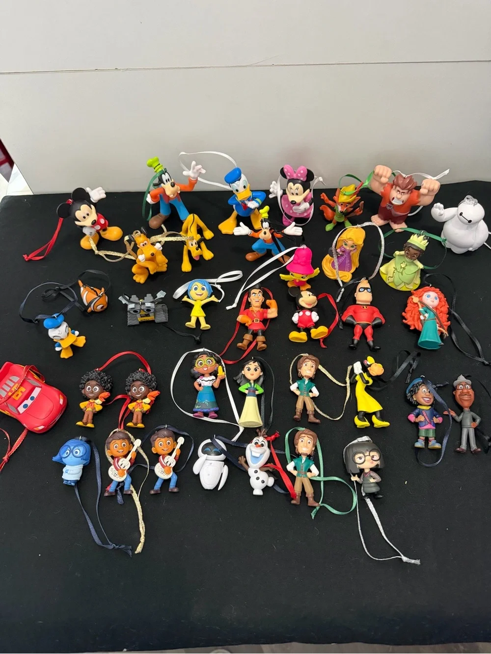 Disney Kids Character Ornament Set - Mixed Colors
